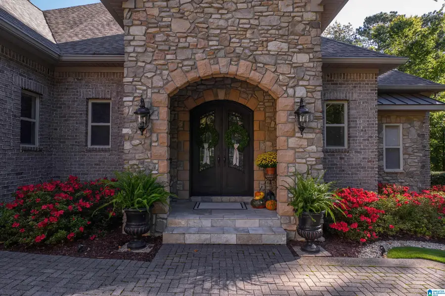 6307 WYNWOOD LANE, Trussville, AL 35173 - Image #2