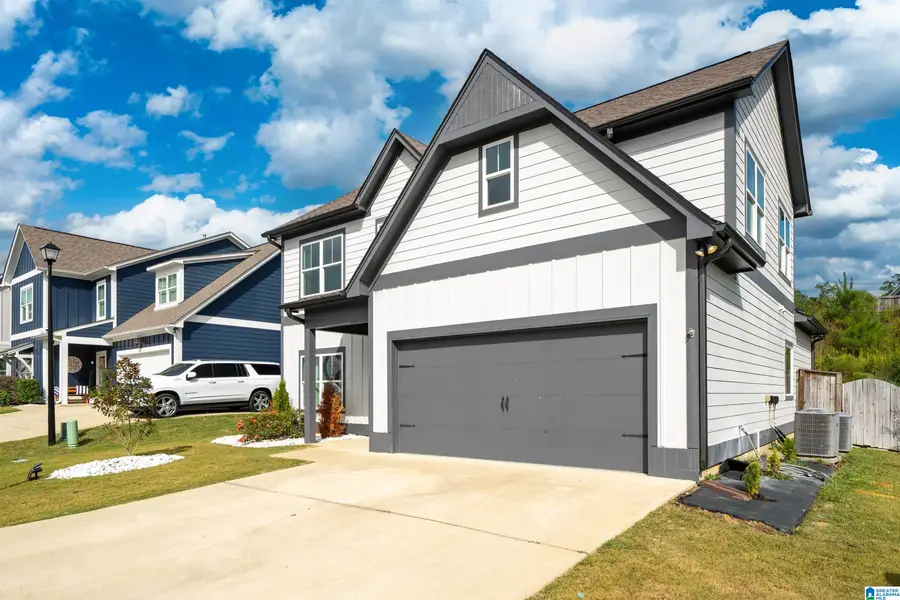 911 WHITE BARN CIRCLE, Helena, AL 35080 - Image #3