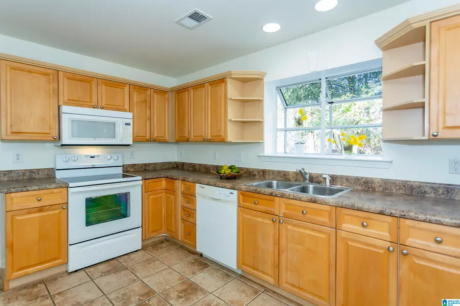 100 HAYESBURY COURT, Pelham, AL 35124 - Image #3