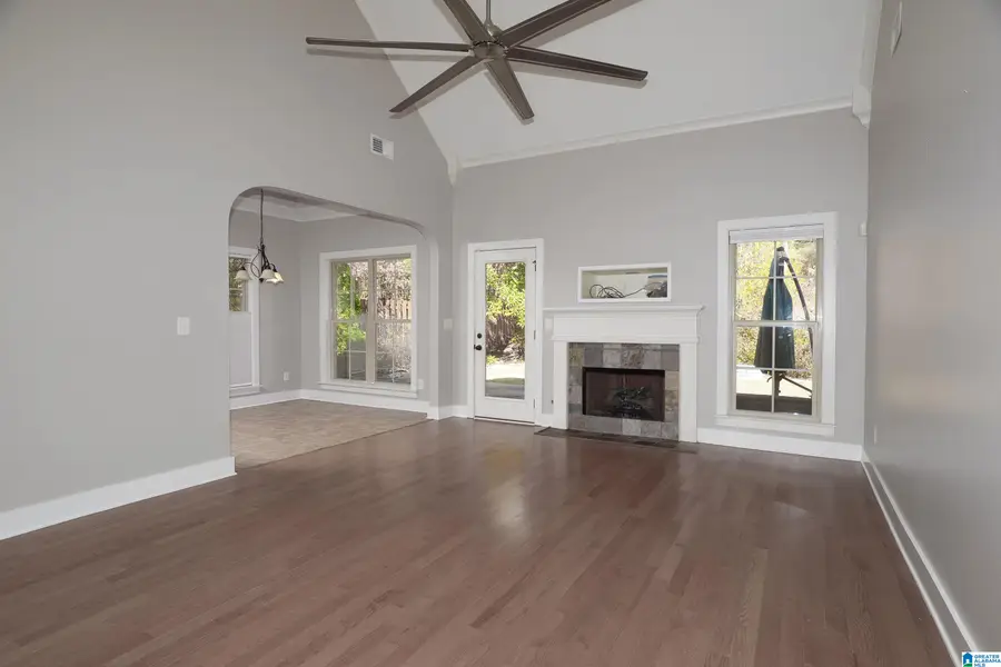 228 KINGSTON CIRCLE, Birmingham, AL 35211 - Image #2