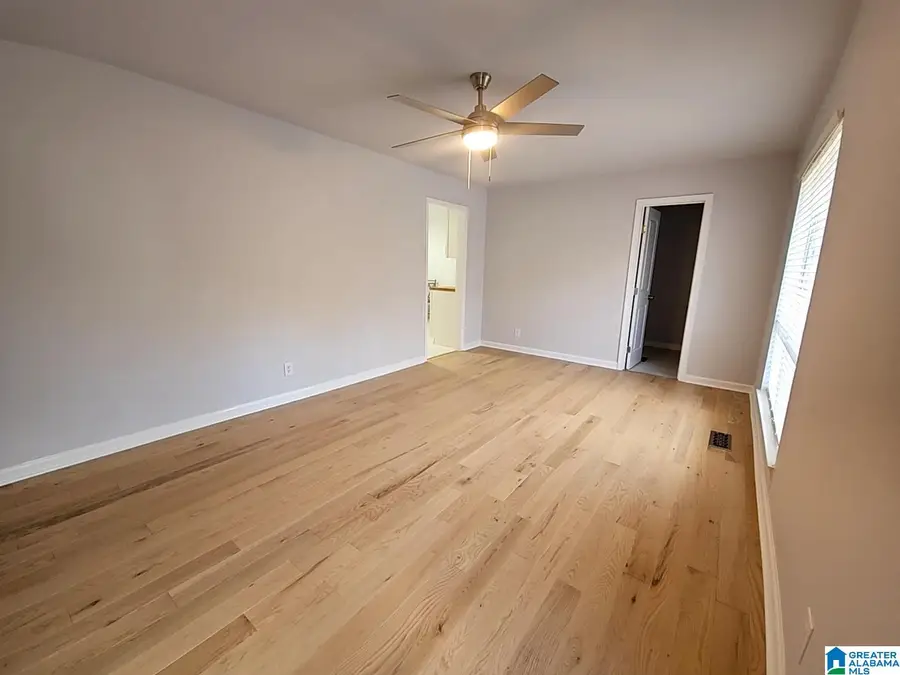 1833 LYLE DRIVE, Birmingham, AL 35235 - Image #3