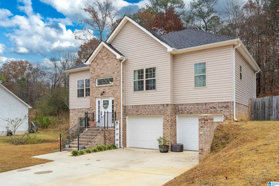 211 WALNUT STREET, Leeds, AL 35094 - Image #2