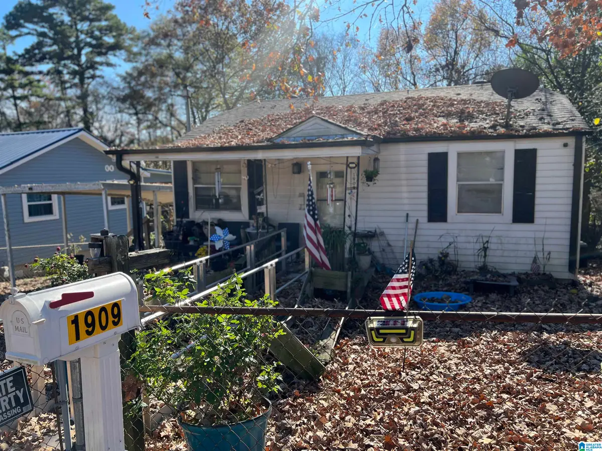 1909 HOKE AVENUE, Tarrant, AL 35217 - Image #1