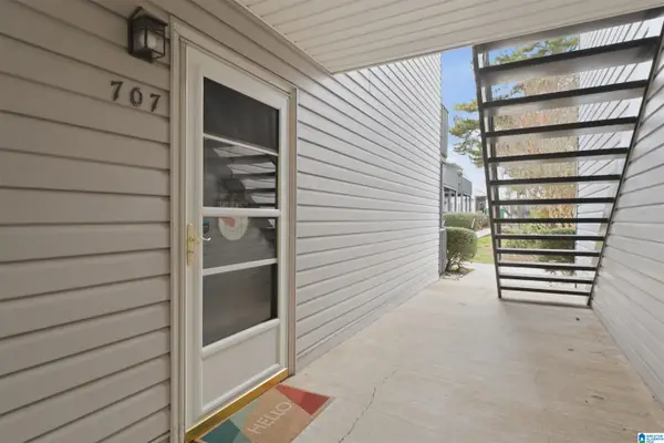 707 WOODLAND VILLAGE, Homewood, AL 35216