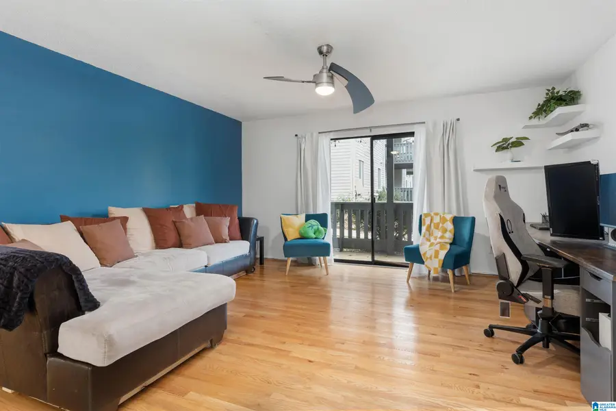 707 WOODLAND VILLAGE, Homewood, AL 35216 - Image #2