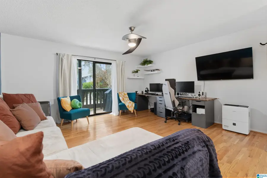 707 WOODLAND VILLAGE, Homewood, AL 35216 - Image #3