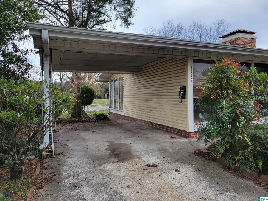 1319 COURT R, Birmingham, AL 35218 - Image #2