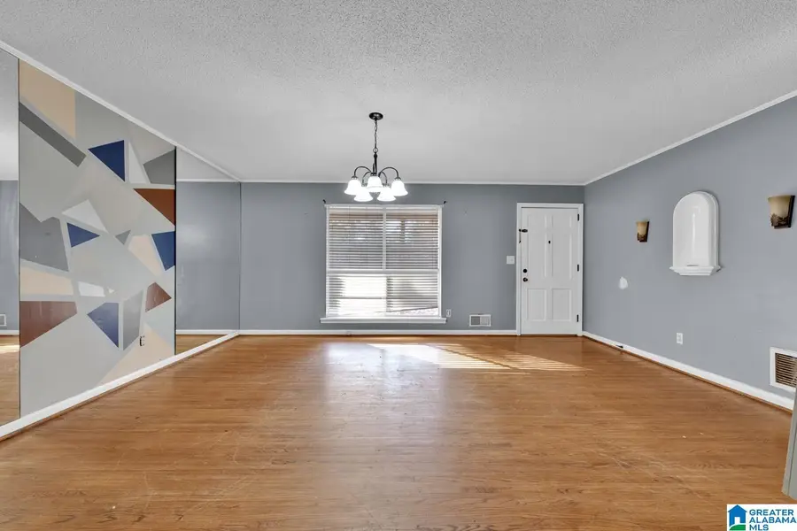 212 16TH AVENUE NW, Birmingham, AL 35215 - Image #3