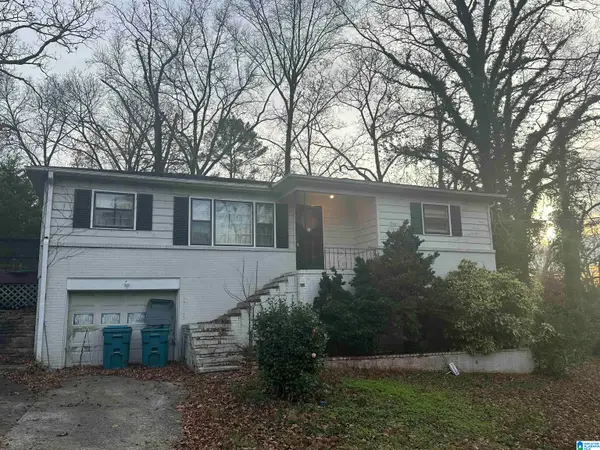 2433 4TH STREET NW, Center point, AL 35215