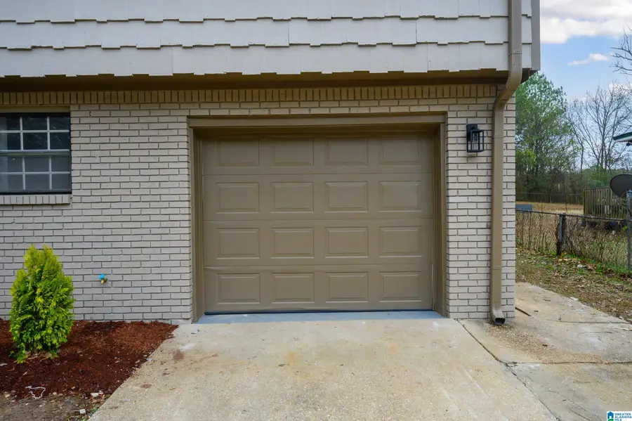 668 20TH COURT NE, Center Point, AL 35215 - Image #3