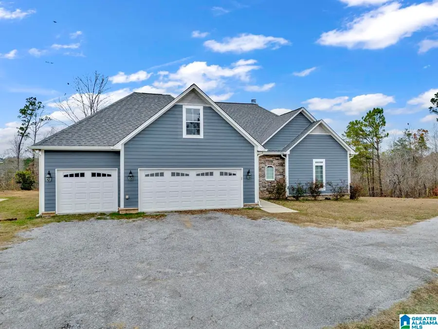 401 BUCKEYE TRAIL, Columbiana, AL 35051 - Image #2