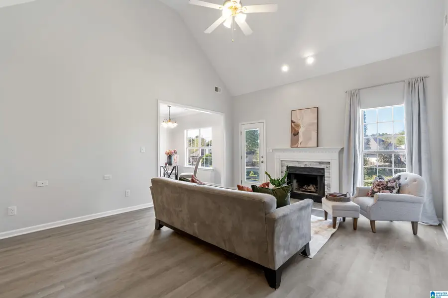 112 GRANT CIRCLE, Calera, AL 35040 - Image #2