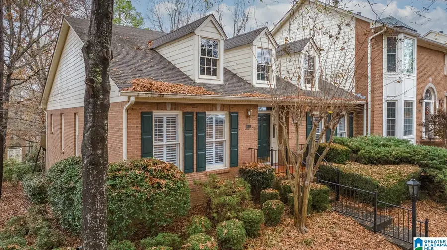 901 CHESTNUT OAKS CIRCLE, Hoover, AL 35244 - Image #3