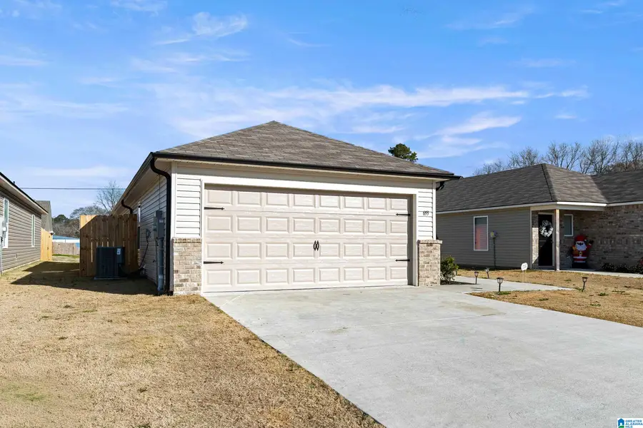 693 SAVANNAH STREET, Odenville, AL 35120 - Image #3