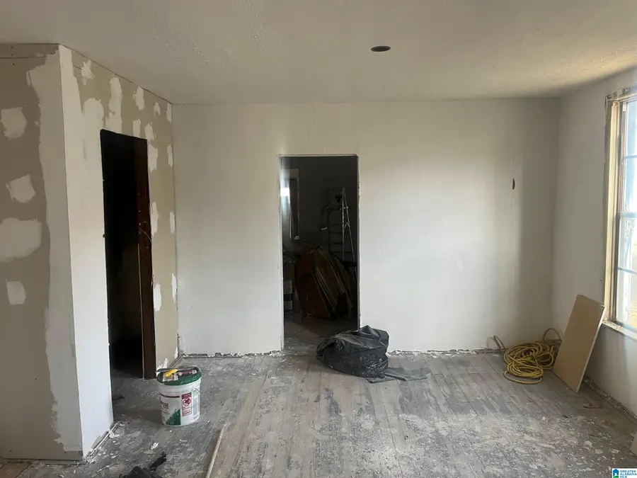 422 4TH TERRACE N, Birmingham, AL 35204 - #2