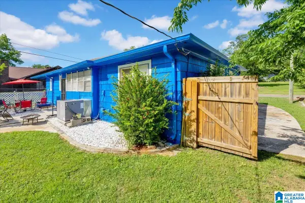 137 BROOKWOOD ROAD W, Midfield, AL 35228