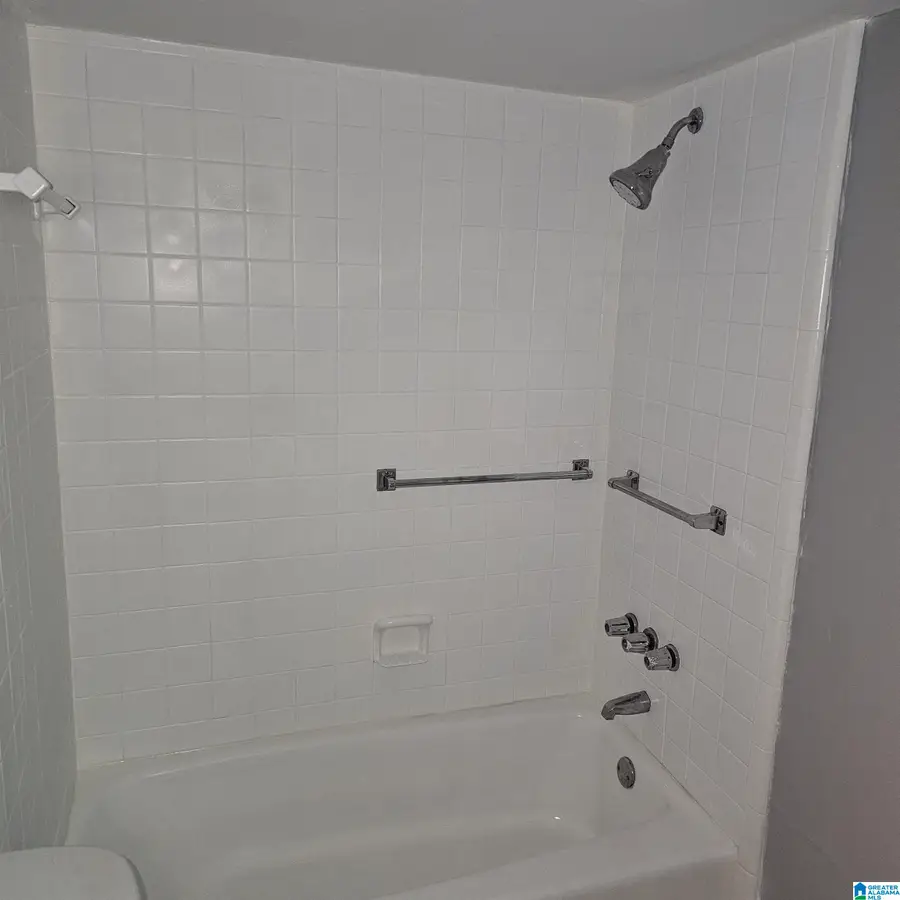 2104 MONTREAT CIRCLE, Vestavia Hills, AL 35216 - Image #3