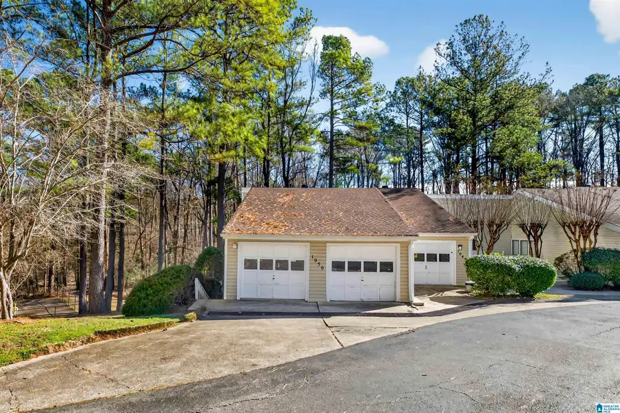 1050 IVY HILLS CIRCLE, Hoover, AL 35216 - Image #2