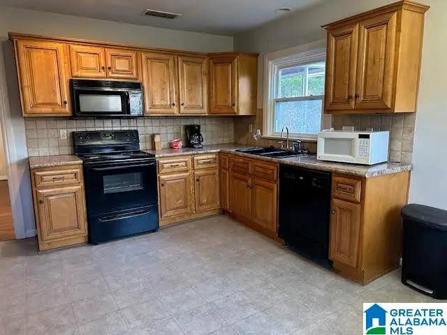 109 HILLSIDE ROAD, Bessemer, AL 35020 - Image #2