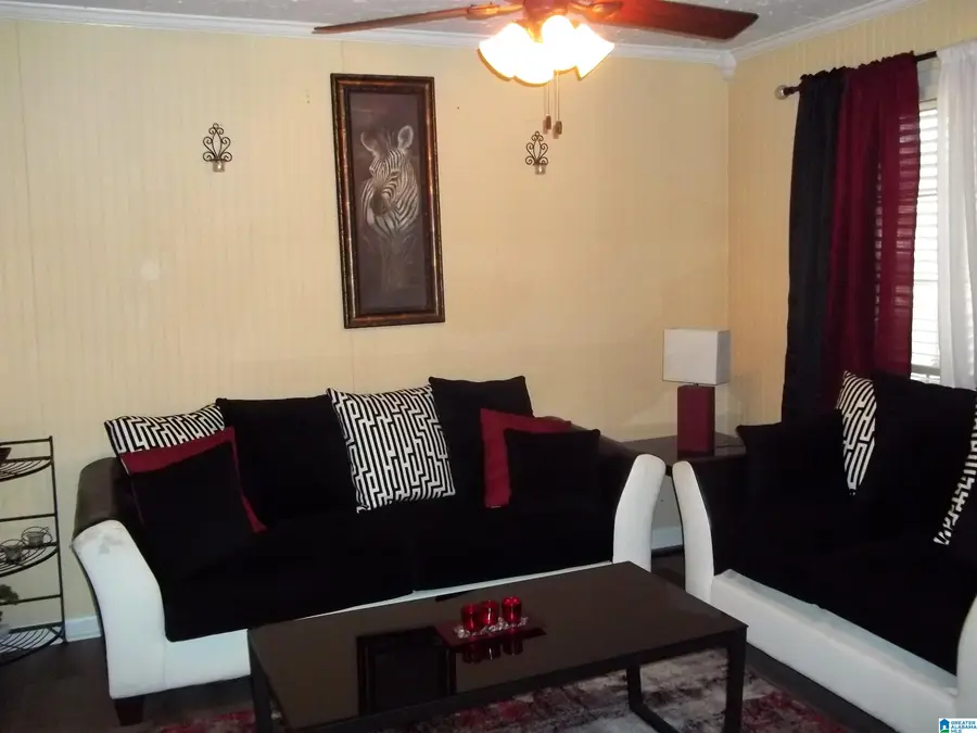 2916 VALLEYVIEW CIRCLE, Adamsville, AL 35005 - Image #3