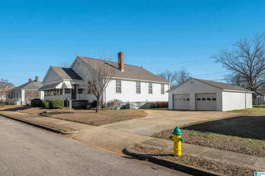 112 W PARKWAY AVENUE, Talladega, AL 35160 - Image #2