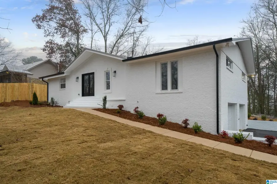 520 HILLSBORO ROAD, Hueytown, AL 35023 - Image #2