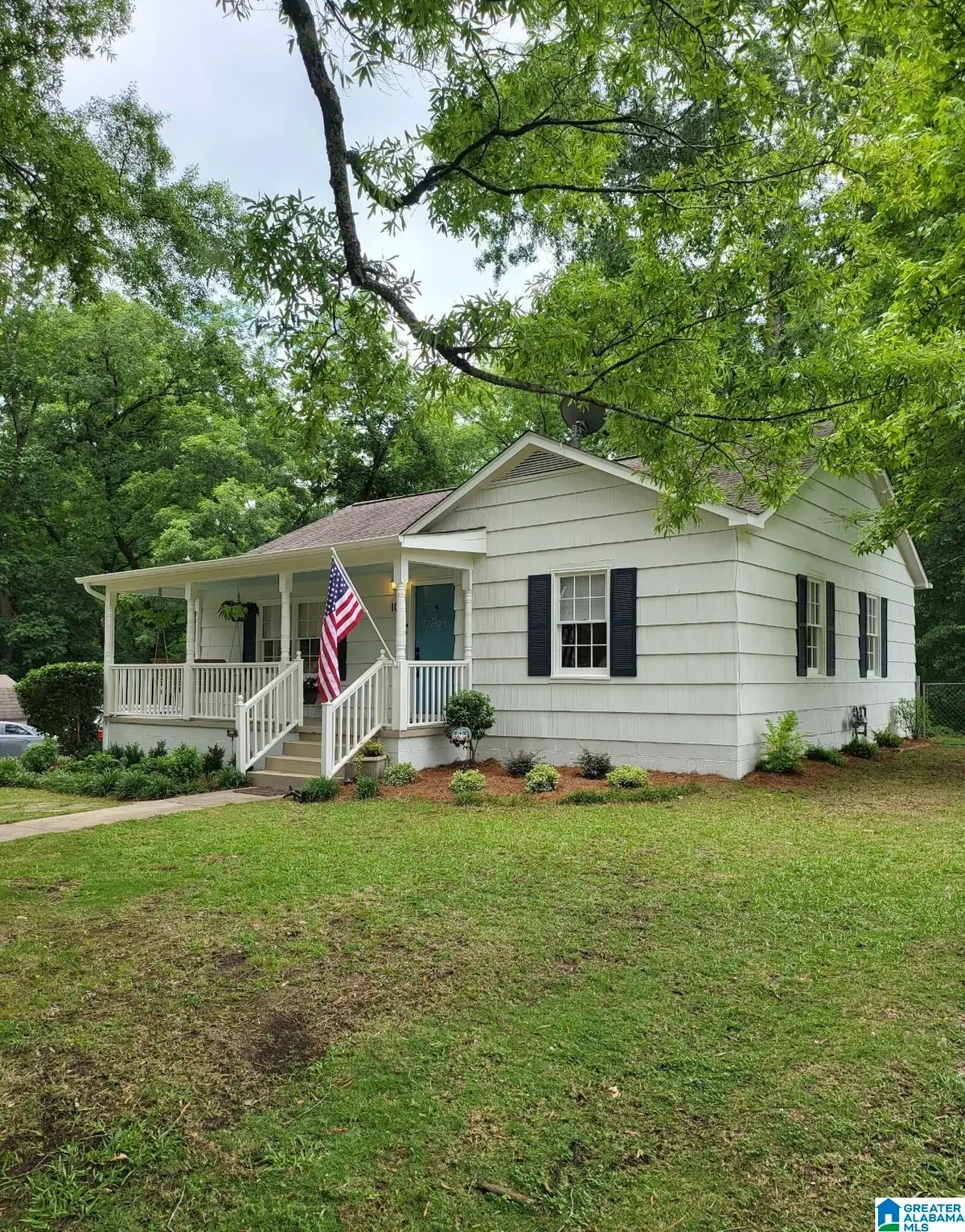 105 W STERRETT STREET, Columbiana, AL 35051 - #1