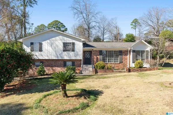 704 STAFFORDSHIRE LANE, Vestavia hills, AL 35226