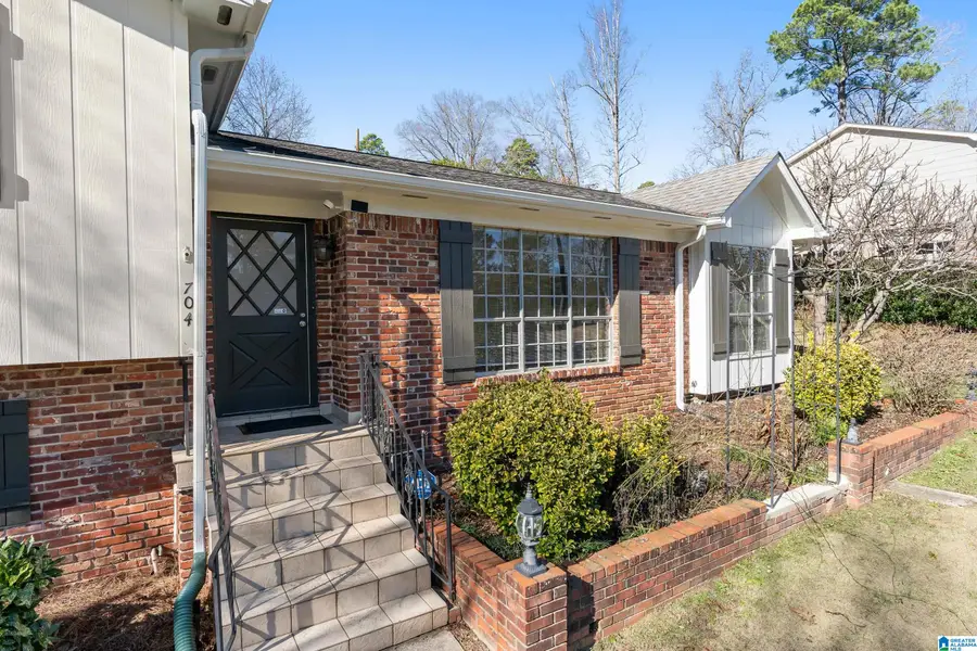 704 STAFFORDSHIRE LANE, Vestavia Hills, AL 35226 - Image #3