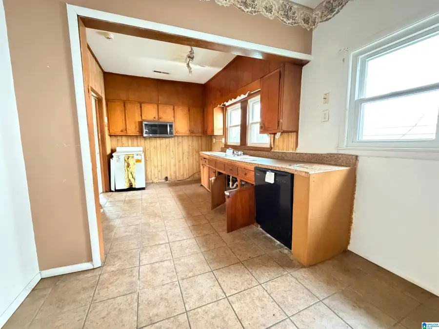 914 18TH WAY, Birmingham, AL 35211 - Image #3