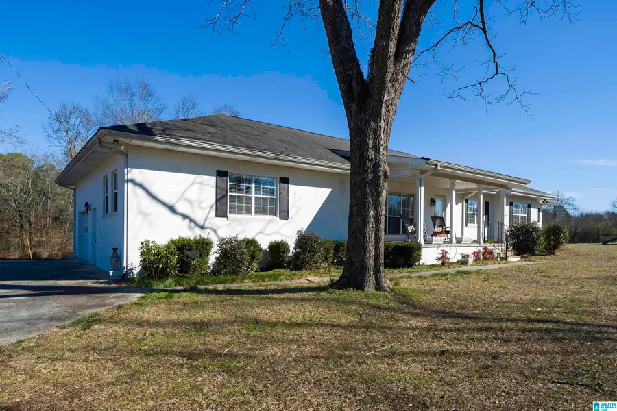 915 PINEWOOD AVENUE, Hueytown, AL 35023 - Image #2