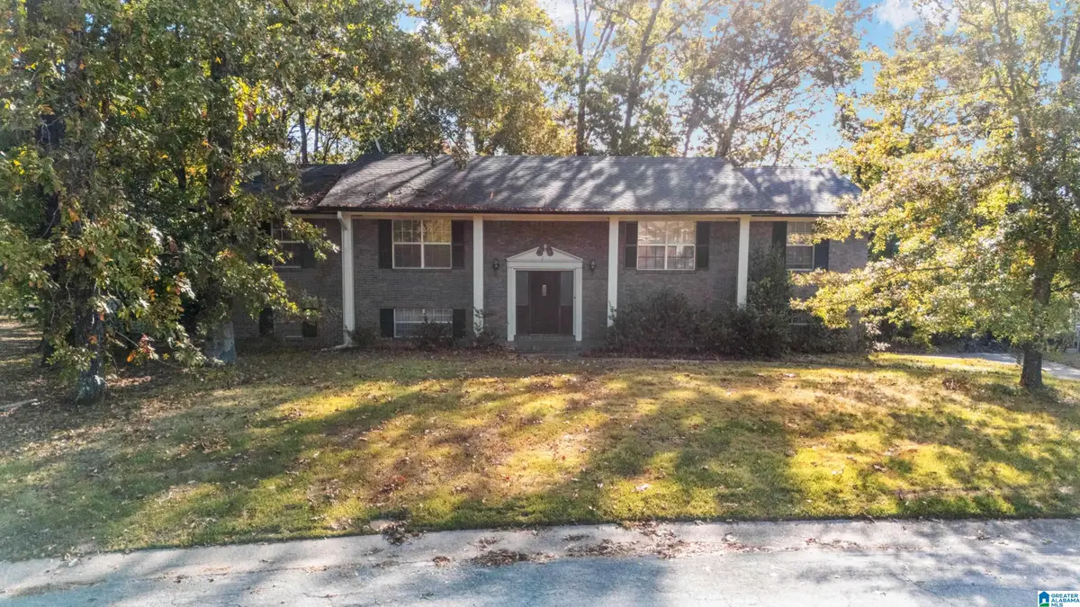 2113 5TH WAY CIRCLE NW, Center Point, AL 35215 - Image #1