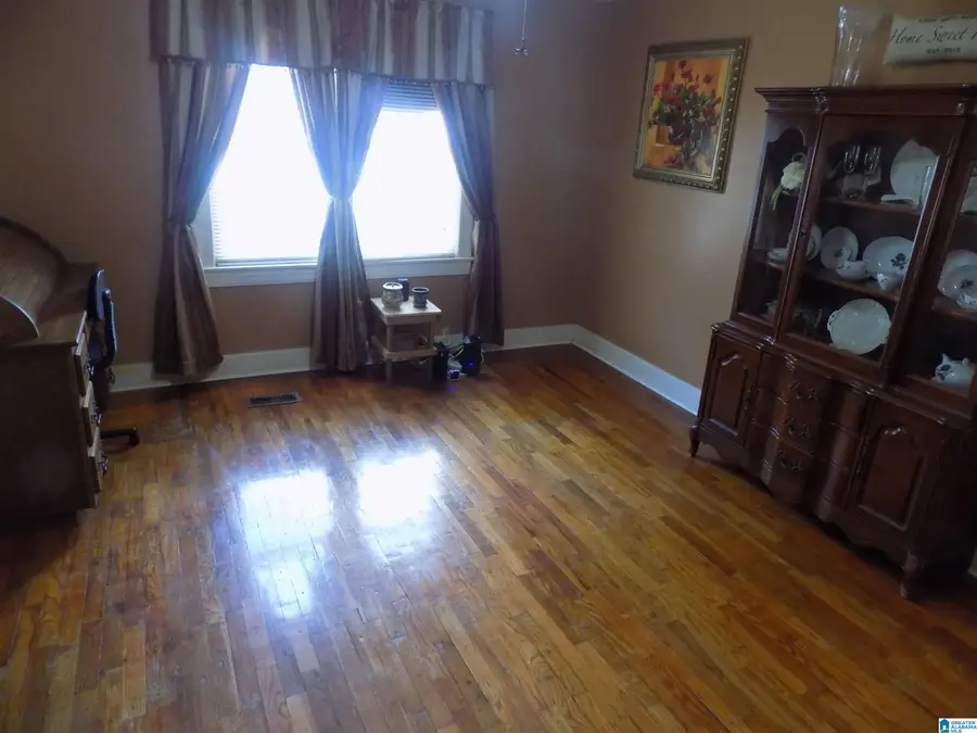 1805 28TH AVENUE N, Hueytown, AL 35023 - #2