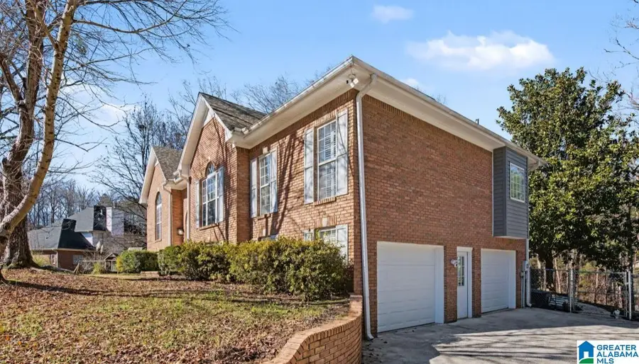 106 CLUSTER SPRINGS CIRCLE, Gardendale, AL 35071 - Image #2