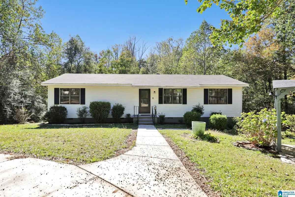 912 CLARK MOUNTAIN ROAD, Hueytown, AL 35023 - Image #1