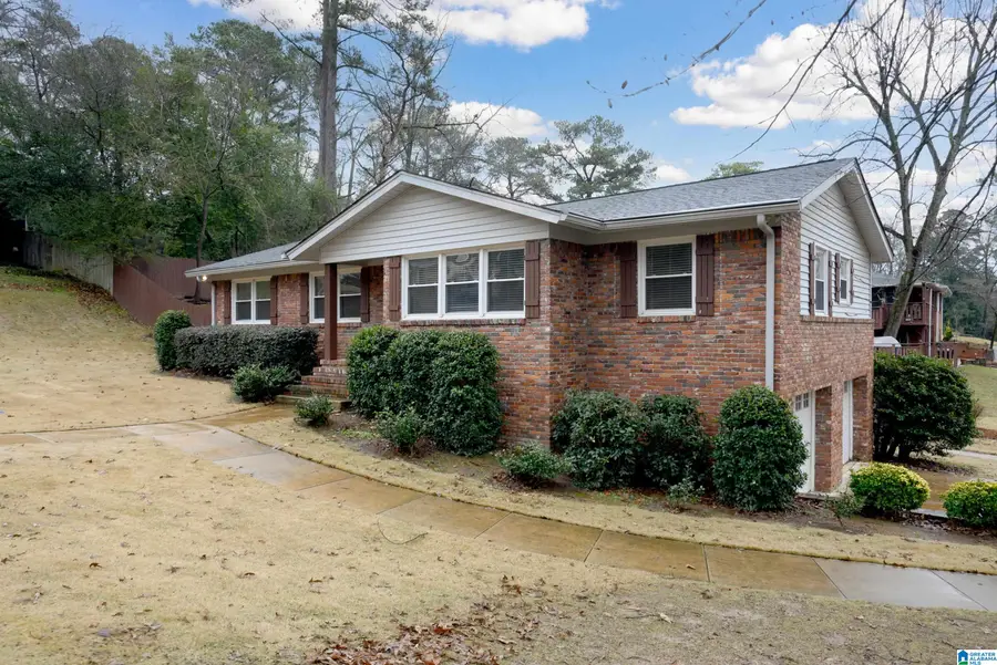 2621 SOUTHVIEW CIRCLE, Vestavia Hills, AL 35216 - Image #2