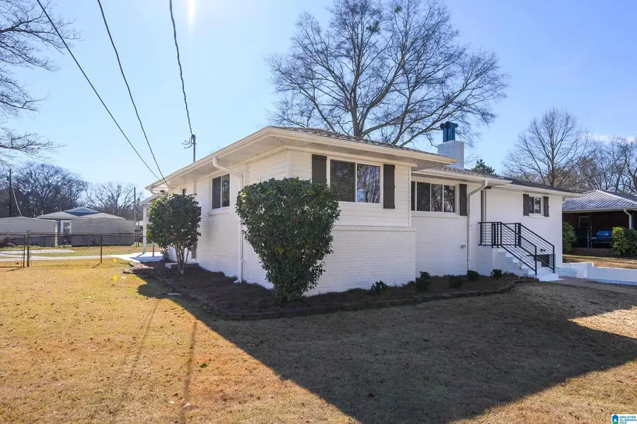 411 WRIGHT AVENUE, Hueytown, AL 35023 - Image #2