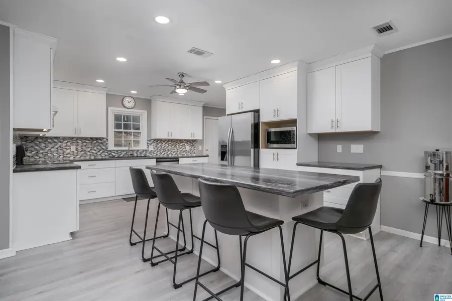 5710 GOLDEN POND AVENUE, Northport, AL 35473 - #2