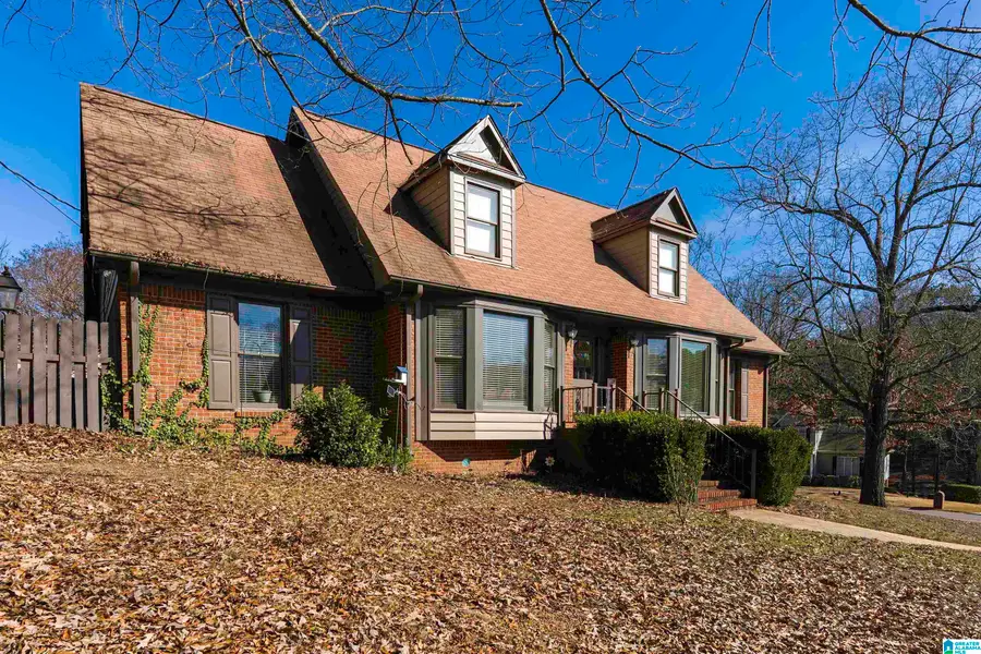 402 PINEWAY DRIVE, Hoover, AL 35226 - Image #2