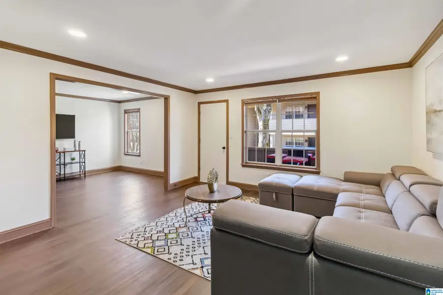 906 CHAPEL CREEK DRIVE, Hoover, AL 35226 - Image #2