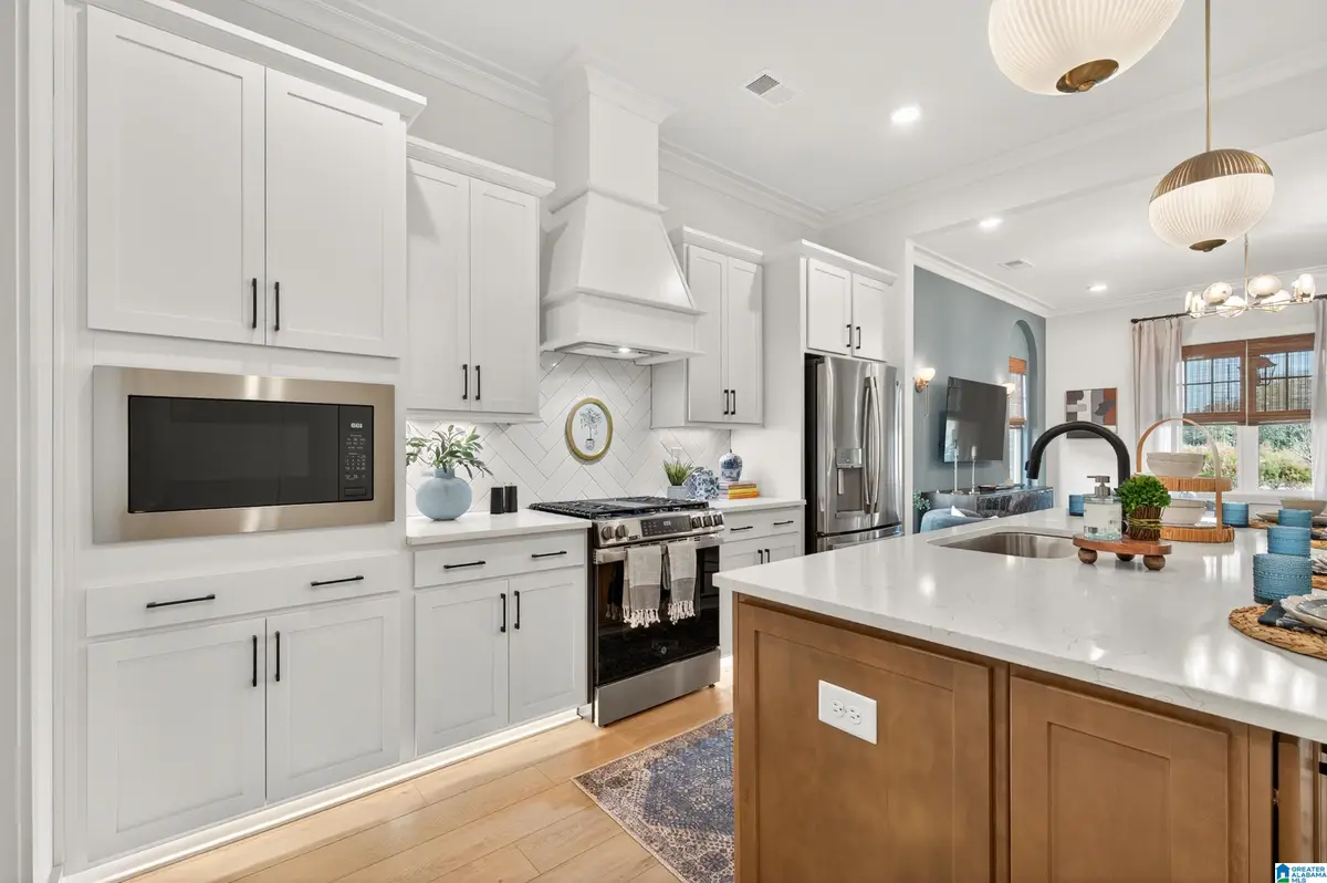 1852 WILLIAMETTE TRACE, Hoover, AL 35244 - Image #1