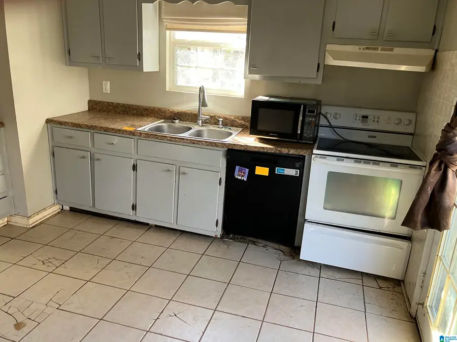 630 WILLOW BEND LANE, Bessemer, AL 35023 - Image #2