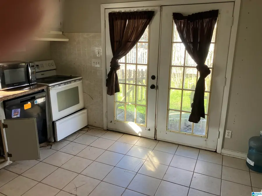 630 WILLOW BEND LANE, Bessemer, AL 35023 - Image #3