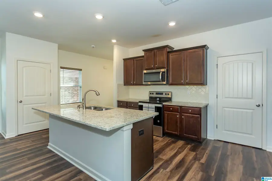 677 JOHNNYS COVE, Leeds, AL 35094 - Image #2