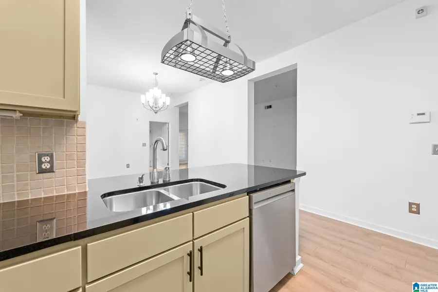 401 20TH STREET S, Birmingham, AL 35233 - #3