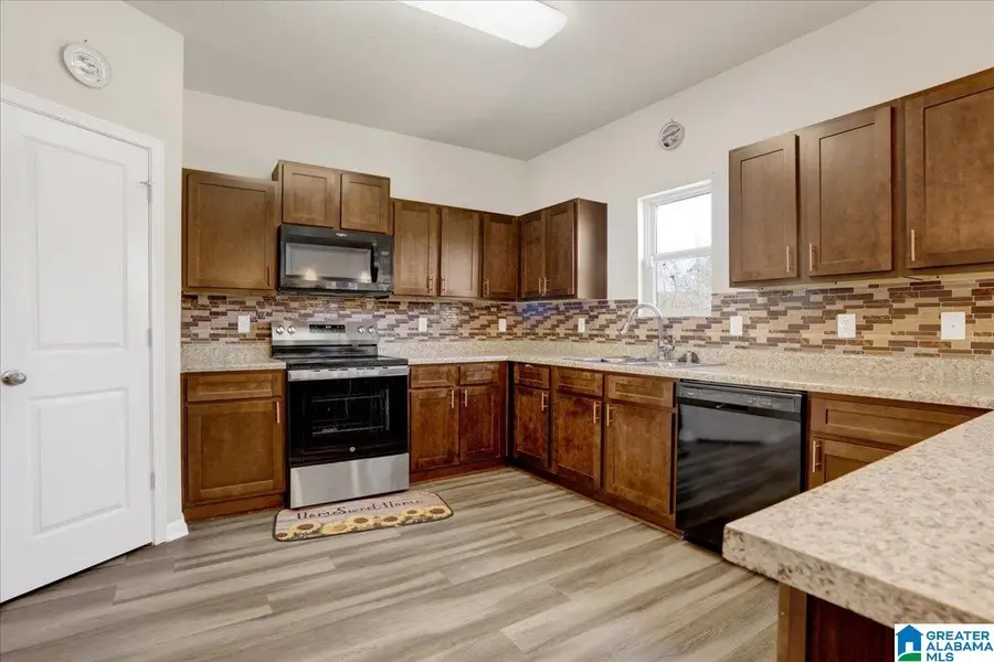 820 CLOVER CIRCLE, Springville, AL 35146 - Image #2