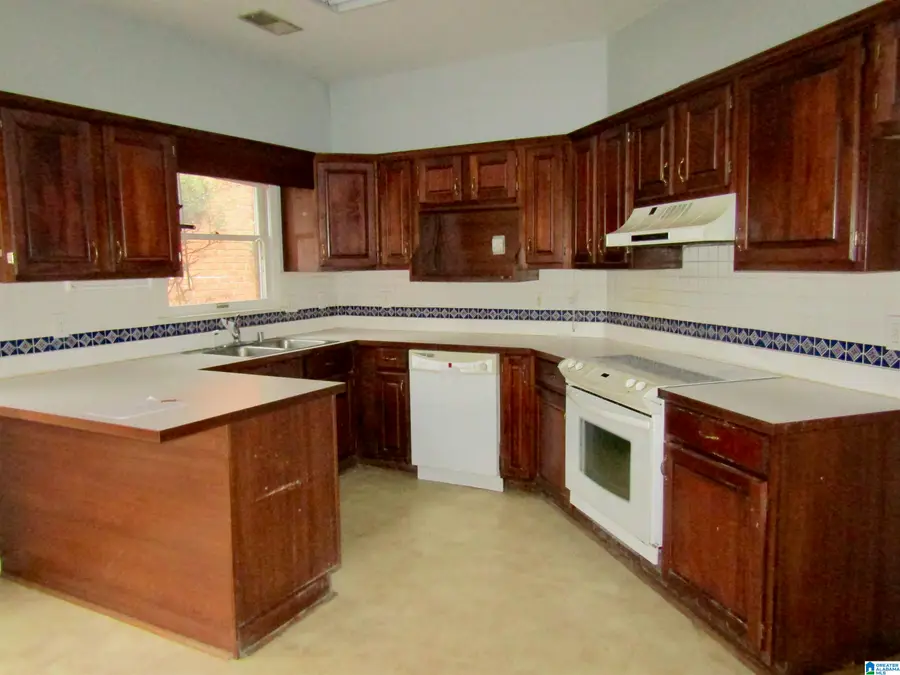 717 ROCKFORD CIRCLE, Birmingham, AL 35209 - #3