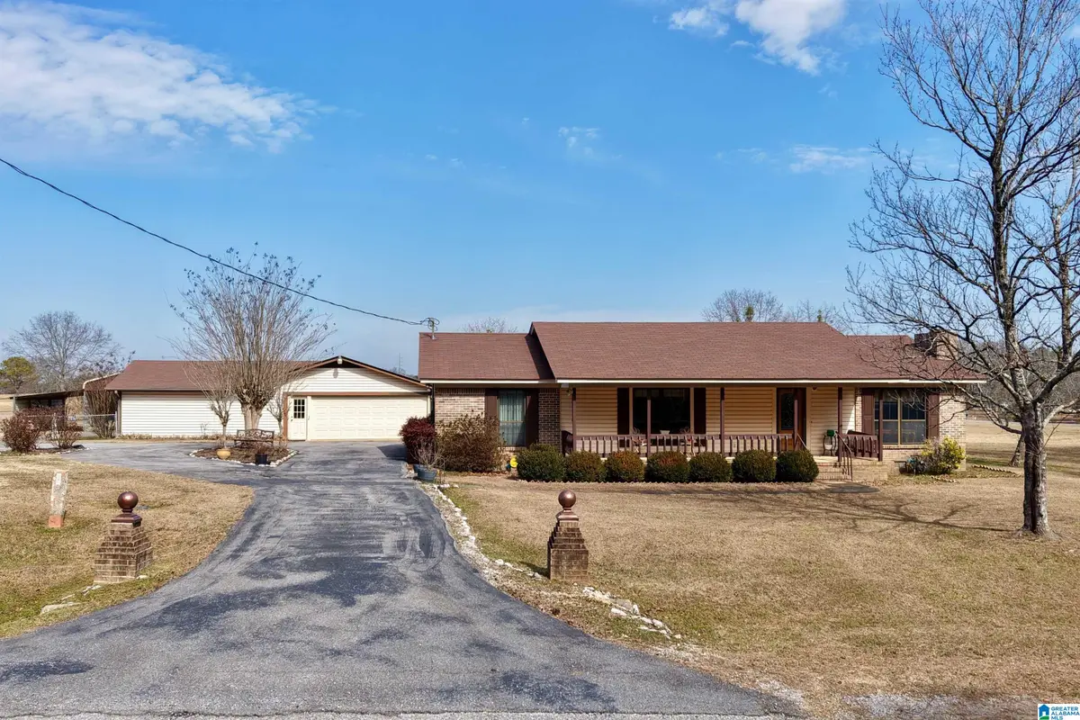 391 COUNTY ROAD 44, Jemison, AL 35085 - #1