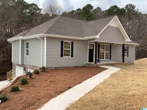 821 LAKESHORE CIRCLE, Warrior, AL 35180