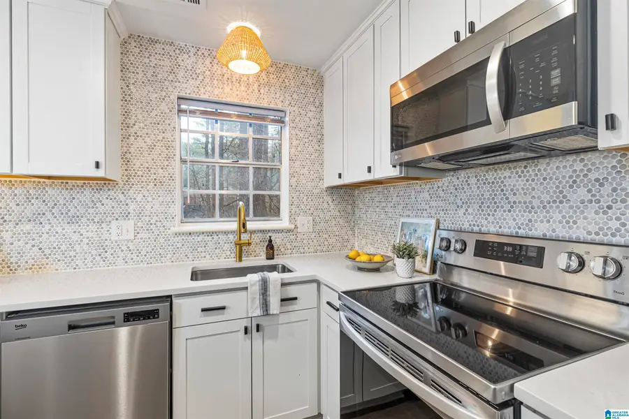 2061 MONTREAT CIRCLE, Vestavia Hills, AL 35216 - #3